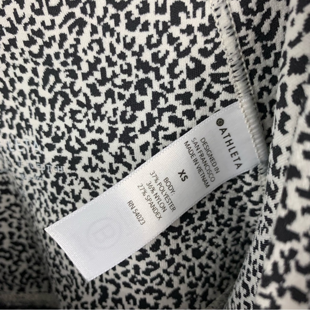 Athleta Salutation Stash Textured Tights Leggings Black White Leopard Animal XS - Picture 9 of 13